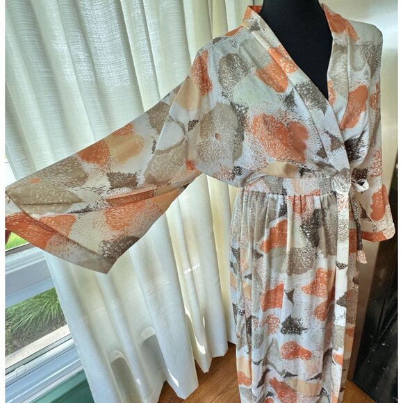 Vintage 80s robe, kaki green, tan, orange abstract floral print, cinched waist - Picture 3 of 10